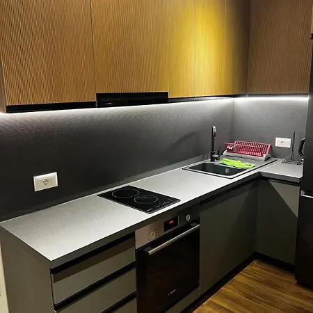 Luxe Haven New Bazzar 5 Апартаменты *