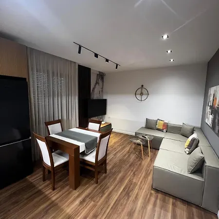 Luxe Haven New Bazzar 5 Апартаменты