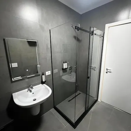 Апартаменты Luxe Haven New Bazzar 5