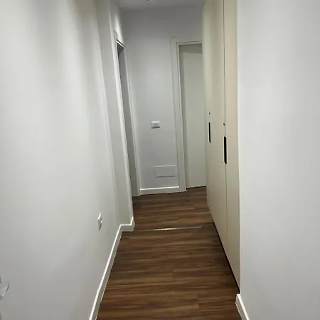 Luxe Haven New Bazzar 5 Апартаменты Тирана