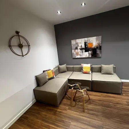 Luxe Haven New Bazzar 5 Апартаменты Тирана
